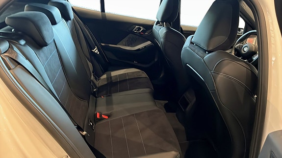 BMW 120 5 of 9