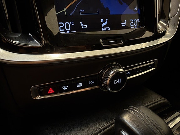 Volvo V60 25 of 28