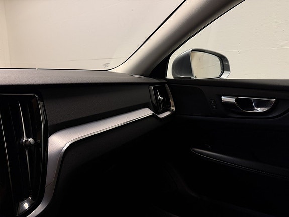 Volvo V60 12 of 28