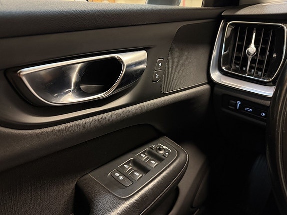 Volvo V60 14 of 28