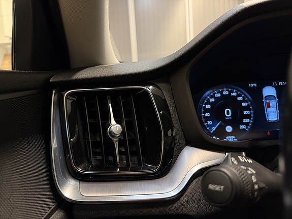 Volvo V60 24 of 28