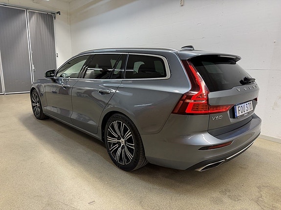 Volvo V60 4 of 28