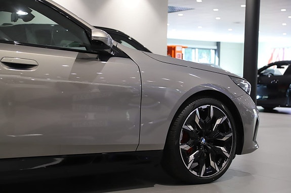 BMW 550e 4 of 14