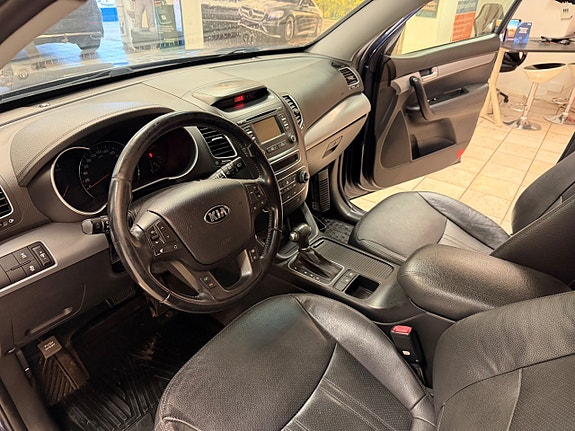 Kia Sorento 8 of 13