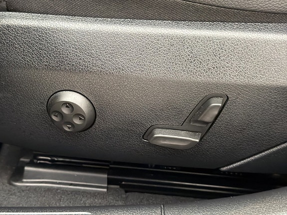 Mercedes-Benz C200 26 of 30
