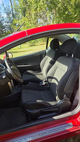 Peugeot 207 CC 8 of 9