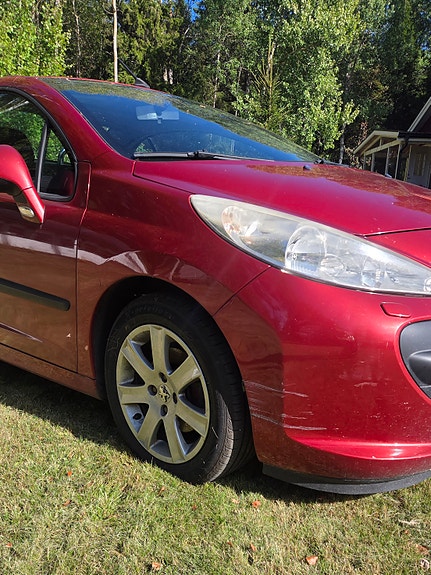 Peugeot 207 CC 6 of 9