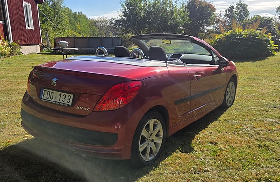 Peugeot 207 CC 3 of 9