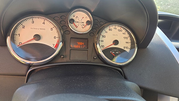 Peugeot 207 CC 7 of 9