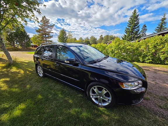 Volvo V50 3 of 11