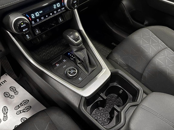 Toyota RAV4 17 of 21