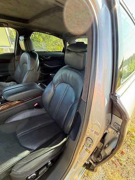 Audi A8 9 of 15