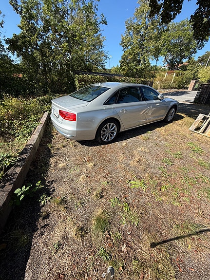 Audi A8 4 of 15