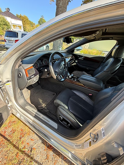Audi A8 8 of 15