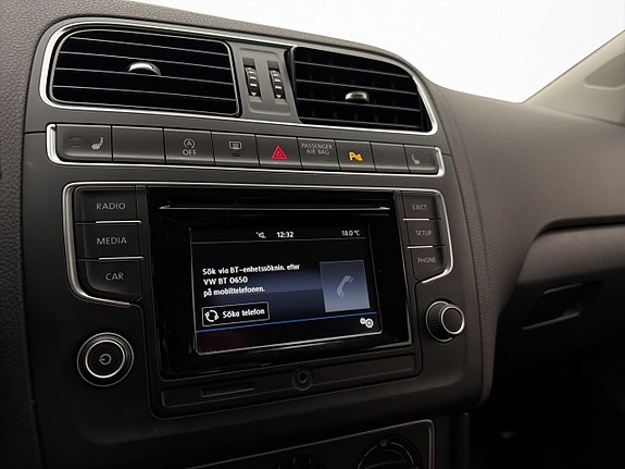 Volkswagen Polo 18 of 23