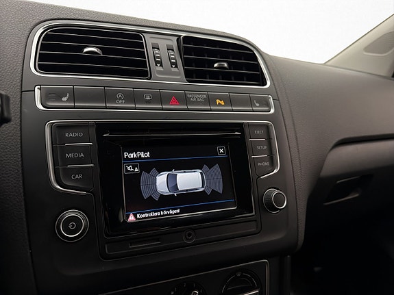 Volkswagen Polo 16 of 23
