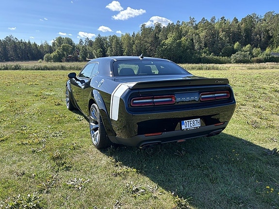 Dodge Challenger 9 of 30