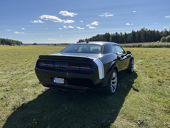 Dodge Challenger 7 of 30