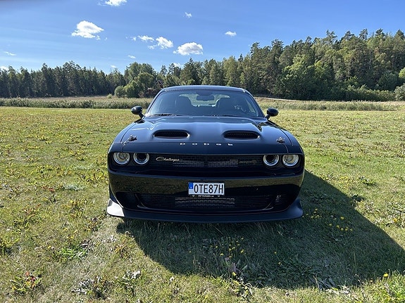 Dodge Challenger 2 of 30