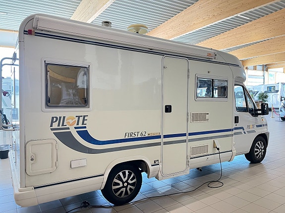 Pilote E FIRST 62 (TRUMA+TV+Markis+Fint skick) 3 of 16
