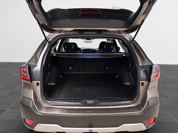 Subaru Outback 13 of 16