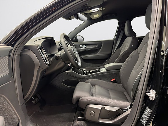 Volvo XC40 13 of 18