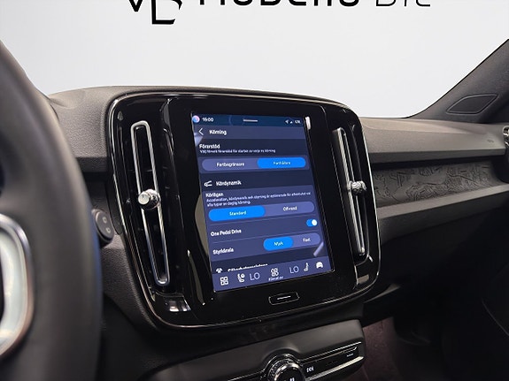 Volvo XC40 17 of 18