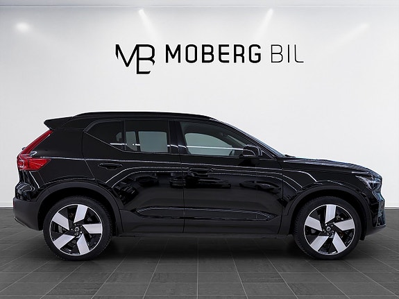 Volvo XC40 5 of 18