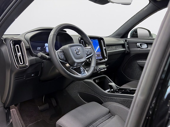 Volvo XC40 14 of 18