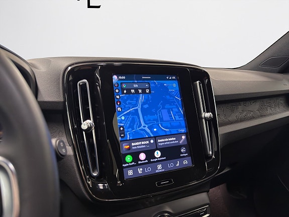 Volvo XC40 15 of 18