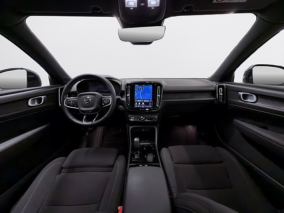 Volvo XC40 11 of 18