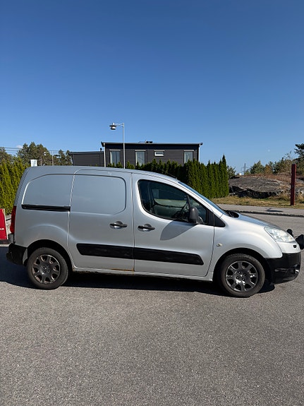 Peugeot Partner 2 of 5