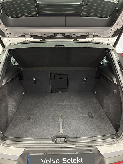 Volvo XC40 6 of 12