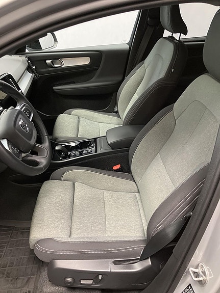 Volvo XC40 9 of 12