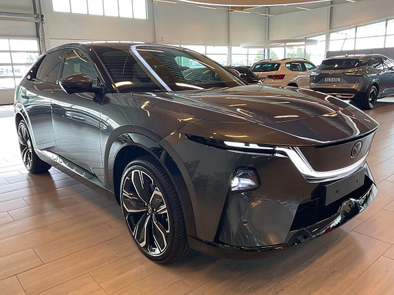 Mazda CX-6e 3 of 18