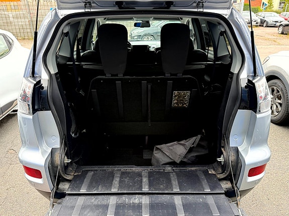 Mitsubishi Outlander 16 of 16