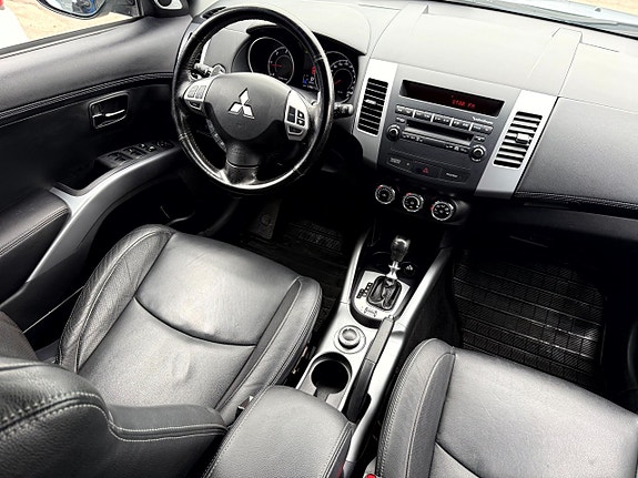 Mitsubishi Outlander 10 of 16