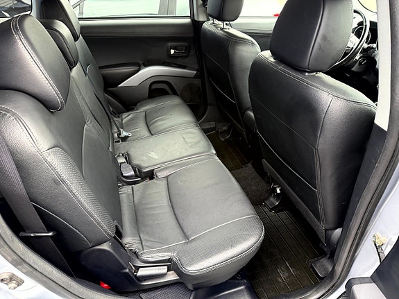 Mitsubishi Outlander 12 of 16
