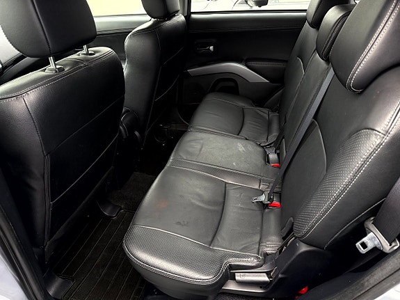 Mitsubishi Outlander 13 of 16