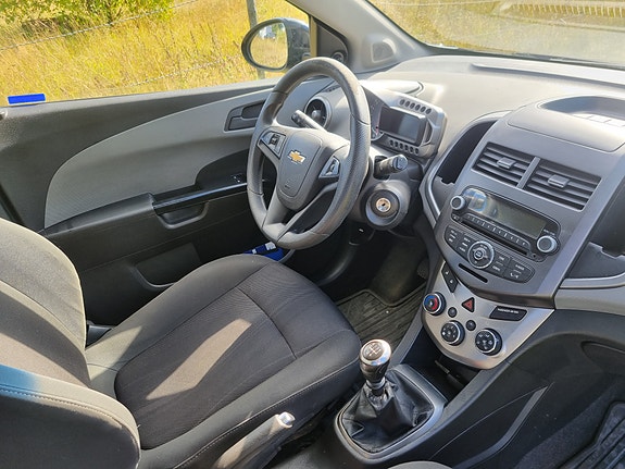 Chevrolet Aveo 3 of 7