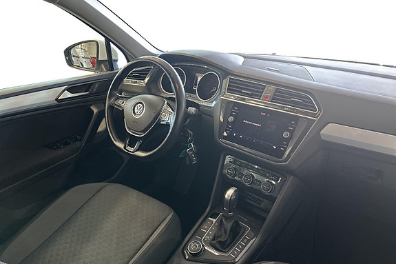 Volkswagen Tiguan 30 of 30