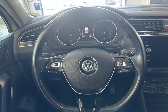 Volkswagen Tiguan 12 of 30