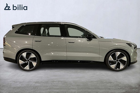 Volvo EX90 5 of 28