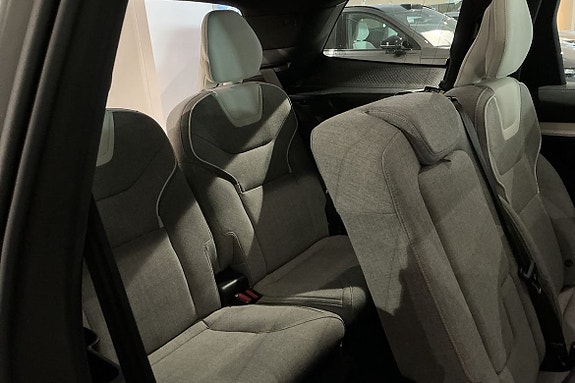 Volvo EX90 23 of 28