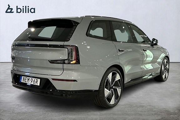 Volvo EX90 4 of 28