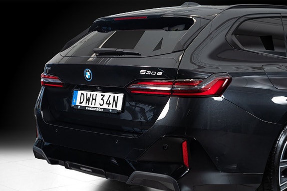 BMW 530e 5 of 21