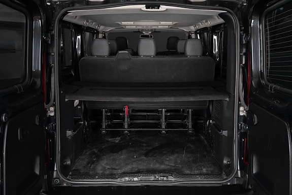 Renault Trafic 4 of 17