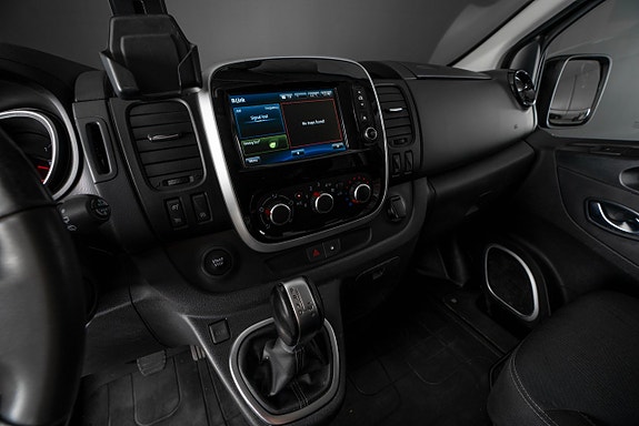 Renault Trafic 7 of 17