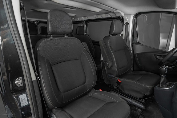 Renault Trafic 11 of 17
