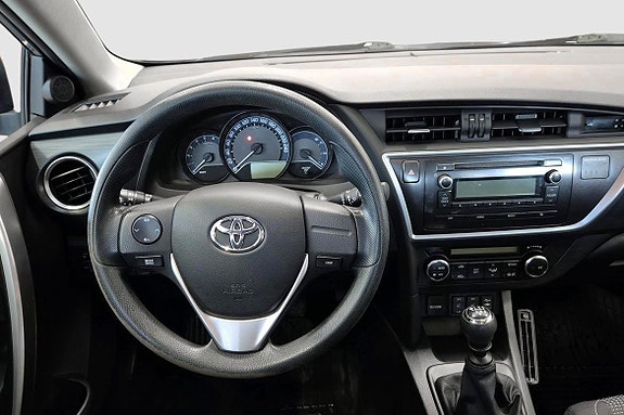 Toyota Auris 11 of 12